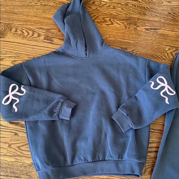 Edited grey hoodie and matching pants with bow details size large NWT - Picture 8 of 11